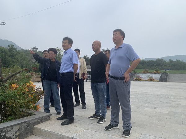 物流公司董事長李占國帶隊(duì)到公子元（河北）建設(shè)項(xiàng)目管理有限公司開展雙節(jié)前安全檢查工作_副本.jpg